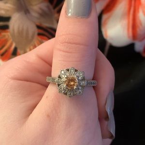 Cubic zirconia flower ring